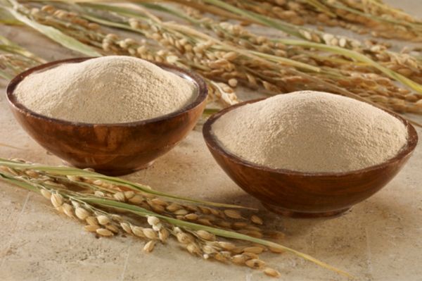 tẩy da chết với cám gạo tẩy da chết với cám gạo